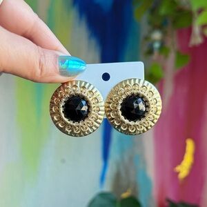 Vintage Black & Gold Stud Earrings | Q